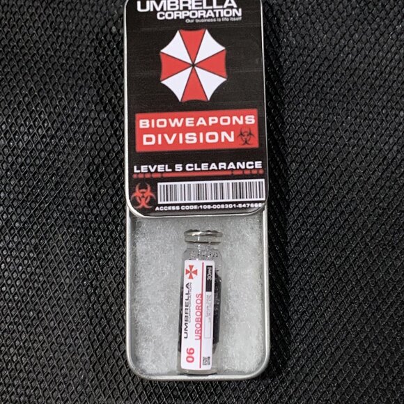Resident Evil 5 - UROBORUS VIRUS VIAL - 1.25inches - Picture 1 of 7